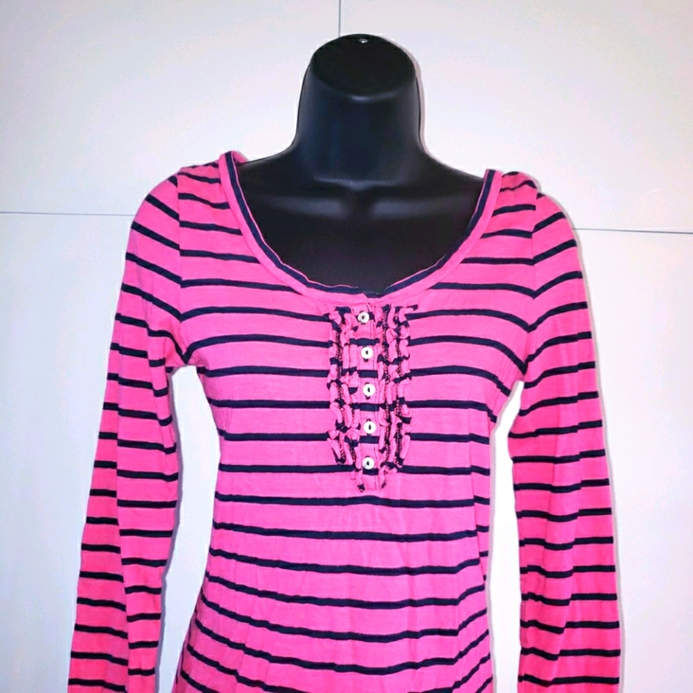 Old Navy long sleeve tshirt